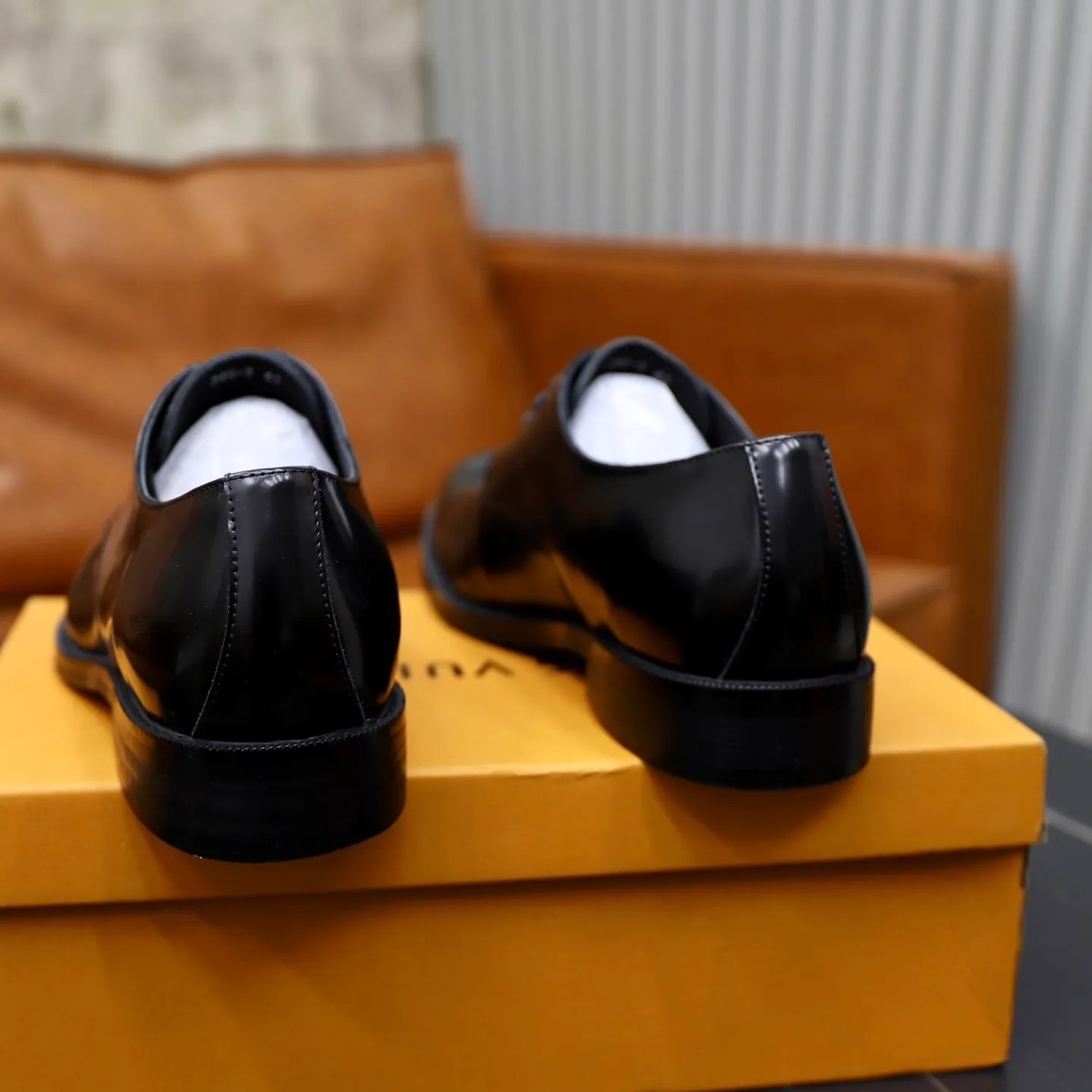 Ex-factory price: 500💰🙅‍♂️🙅‍♂️🙅‍♂️ Brand: LV Louis Vuitton Standard code: Men's size 38-44 (45 can be customized) Grade: Same style as the official website Original order quality Material: Original cowhide surface Comfortable cowhide lining Original outsole Style category: Men's fashionable casual leather shoes Distinguished big-name luxury elements Top luxury Color: actual picture color